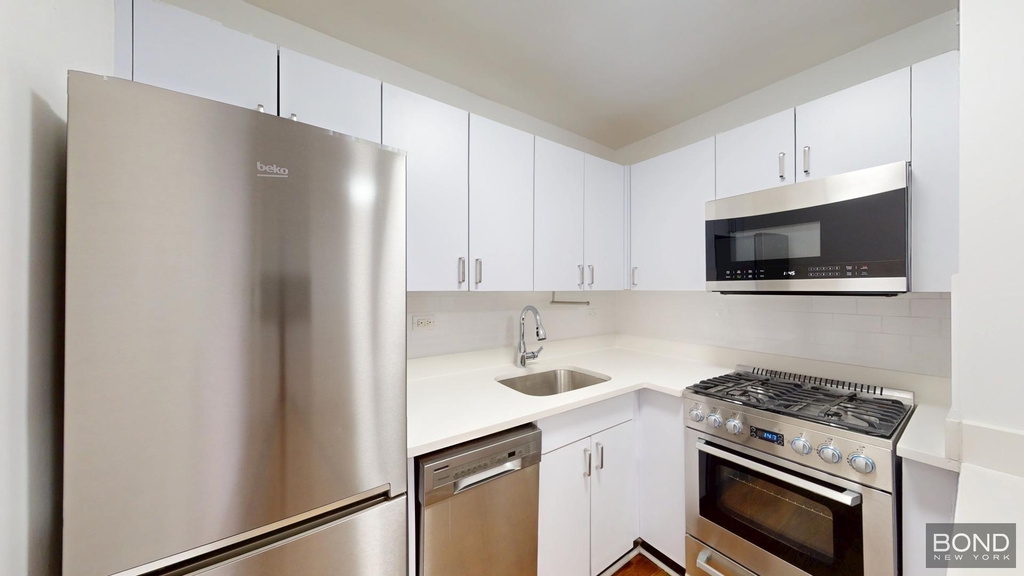 145 East 16th Street - Photo 1