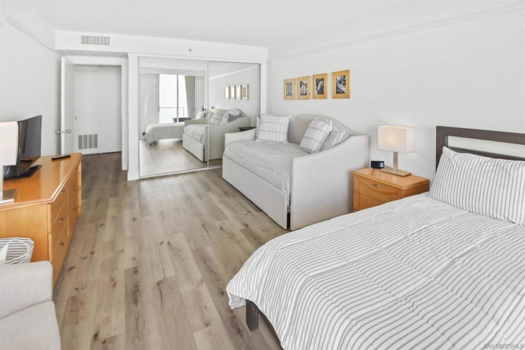 1820 Avenida Del Mundo - Photo 10