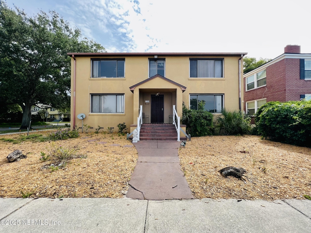 1733 River Road - Photo 0