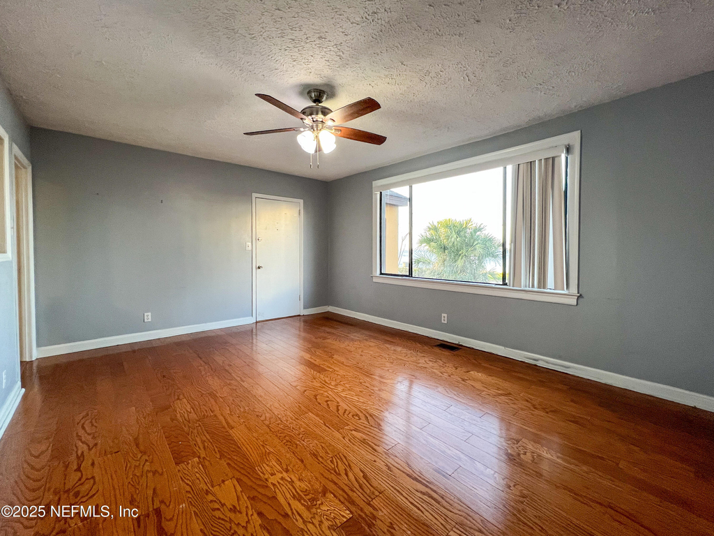 1733 River Road - Photo 3