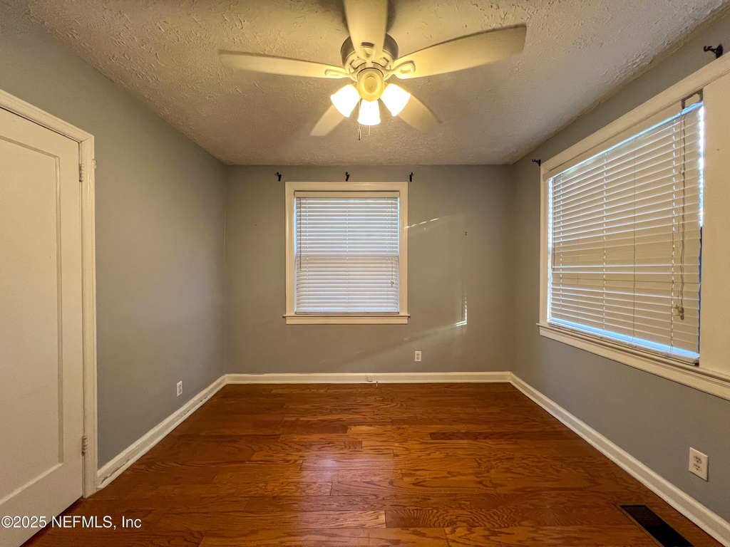 1733 River Road - Photo 12