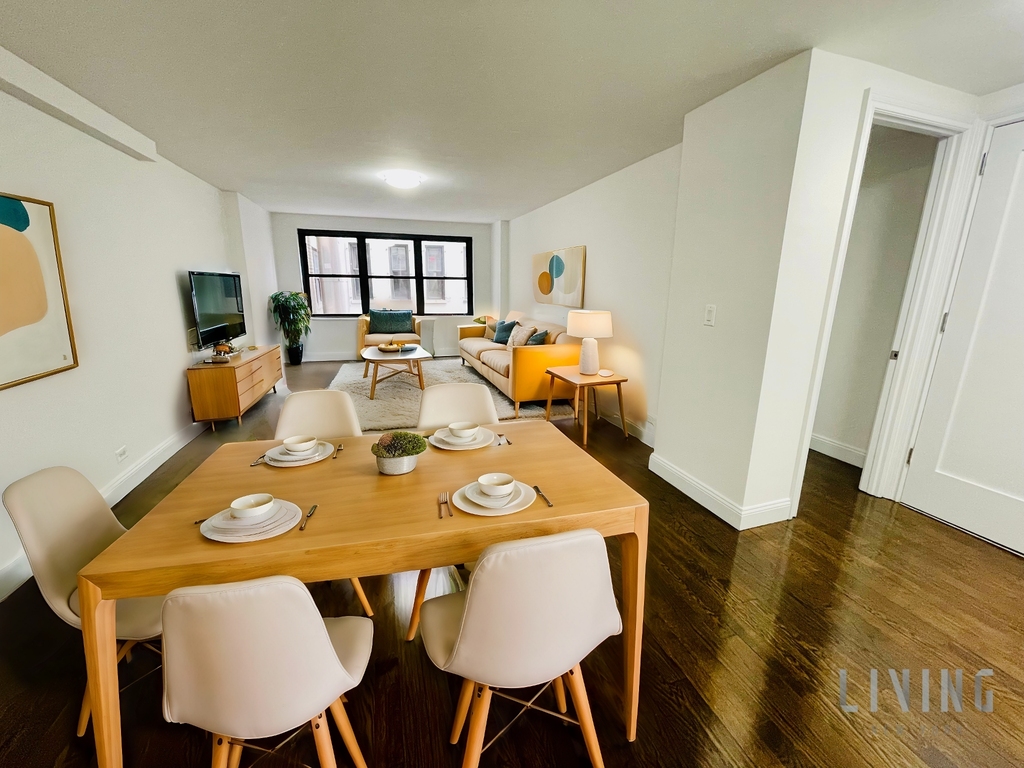 96 Fifth Avenue - Photo 1