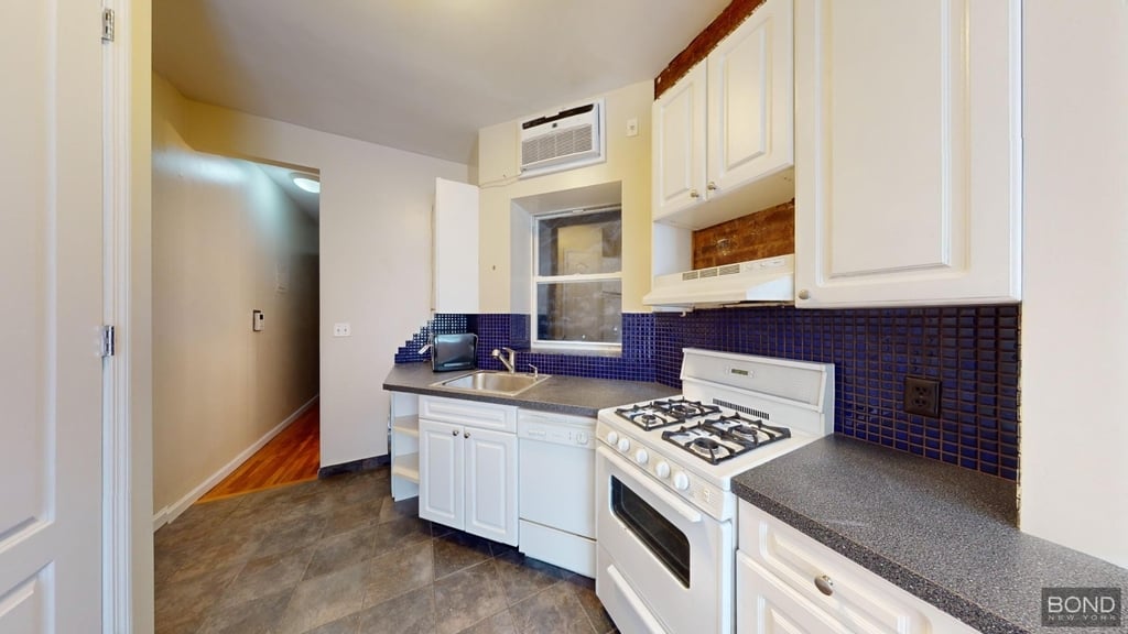 East 33rd Street - Photo 3