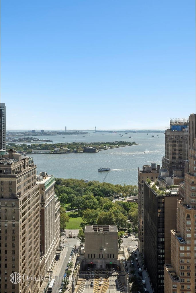 88 Greenwich St - Photo 1