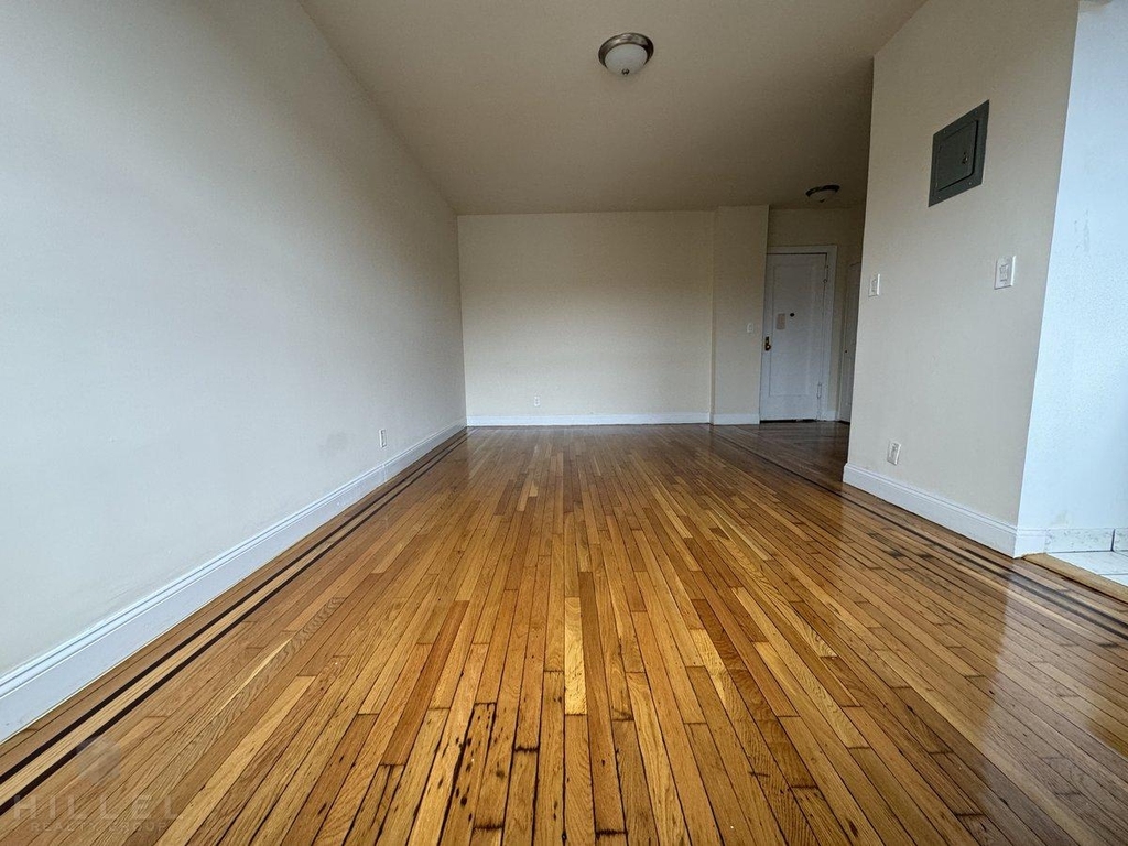 36-14 165th St - Photo 4