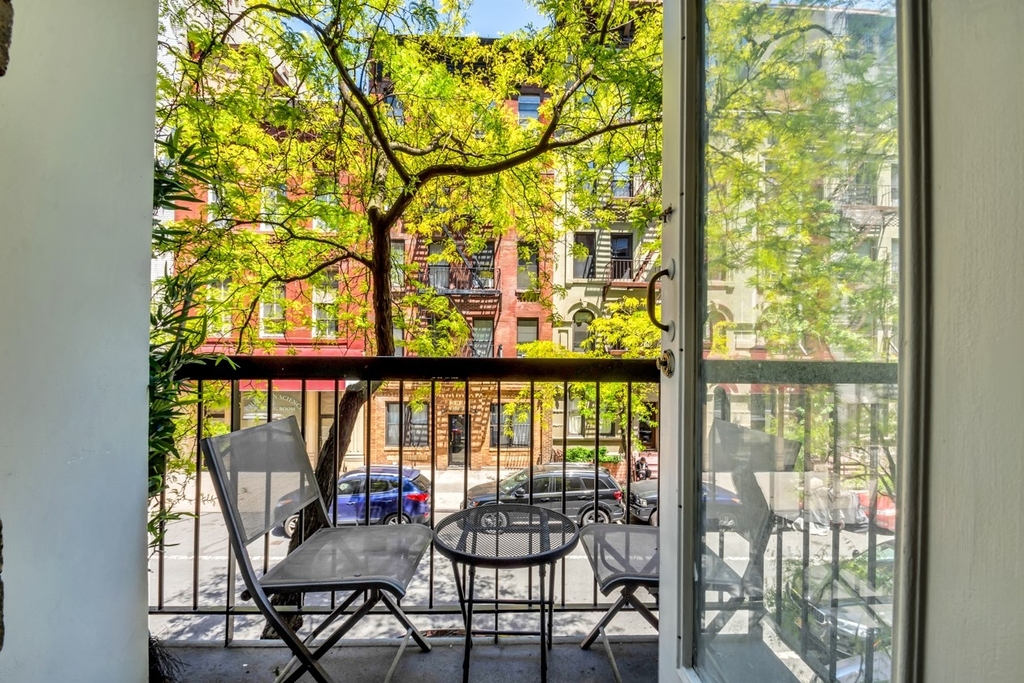 East 25th Street - Photo 5