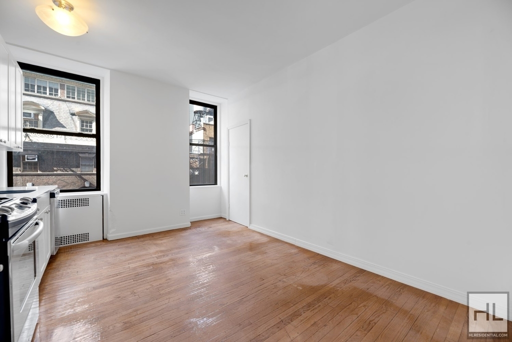 Madison Avenue - Photo 0