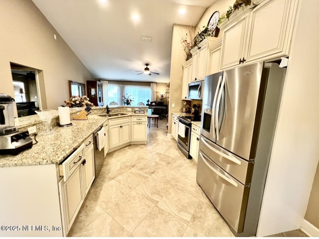 1024 Ardmore Street - Photo 12