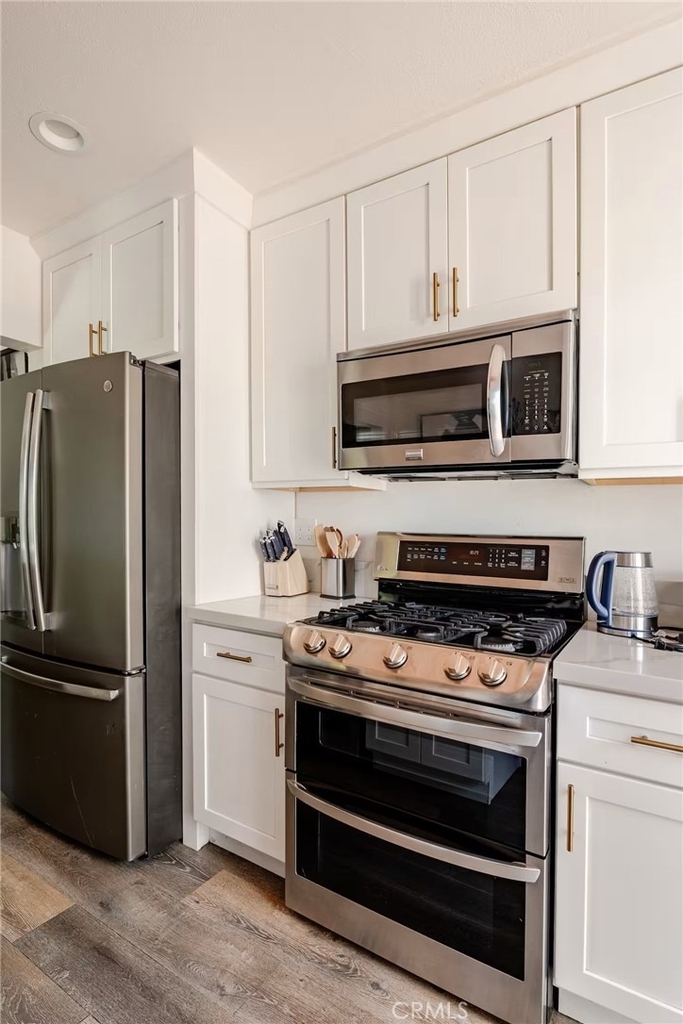 1574 N Orange Grove Avenue - Photo 9