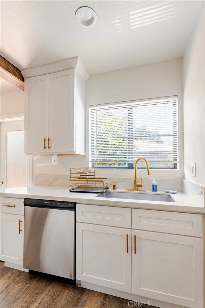 1574 N Orange Grove Avenue - Photo 8