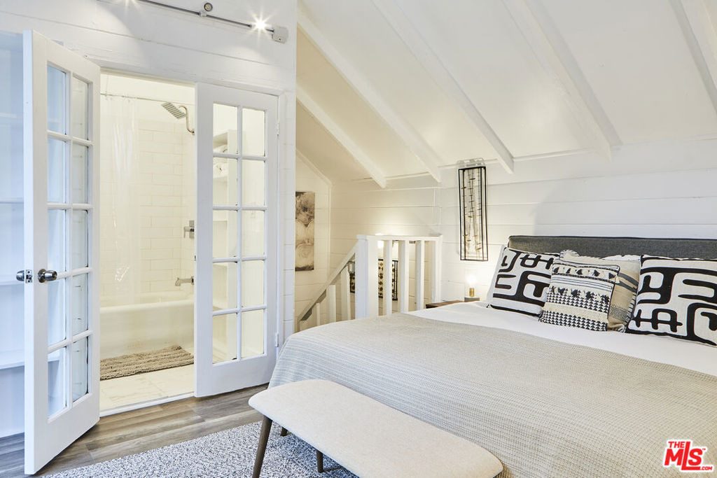 6026 1/2 Barton Avenue - Photo 11
