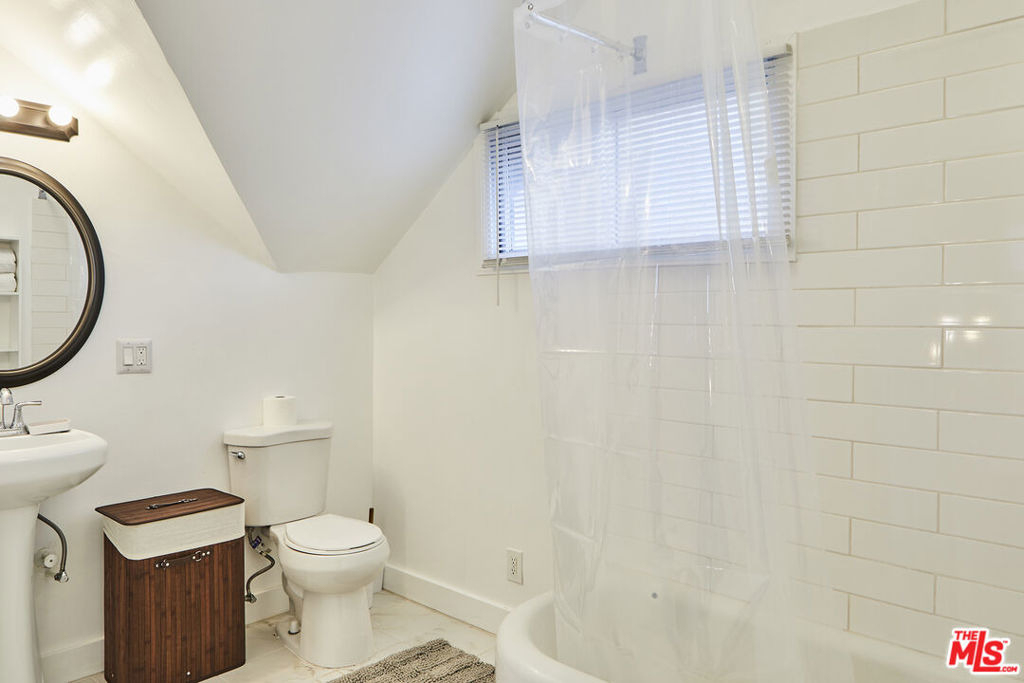 6026 1/2 Barton Avenue - Photo 14