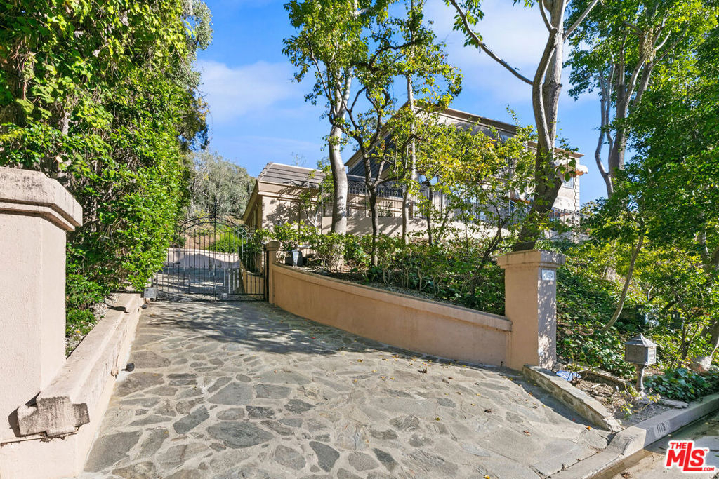 1118 San Ysidro Drive - Photo 25