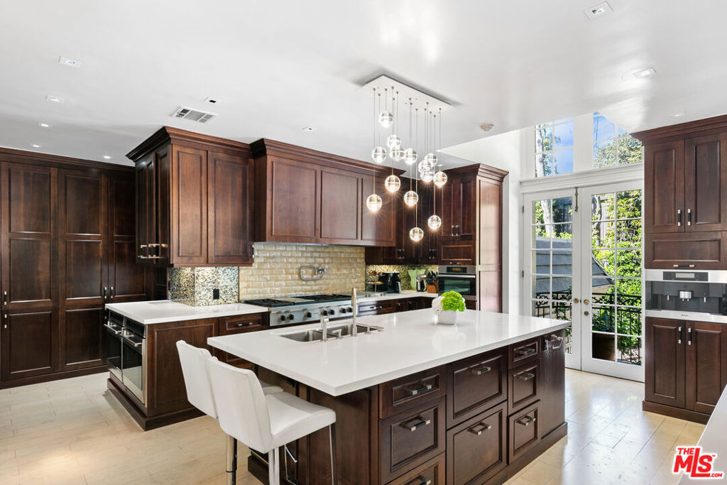 1118 San Ysidro Drive - Photo 11