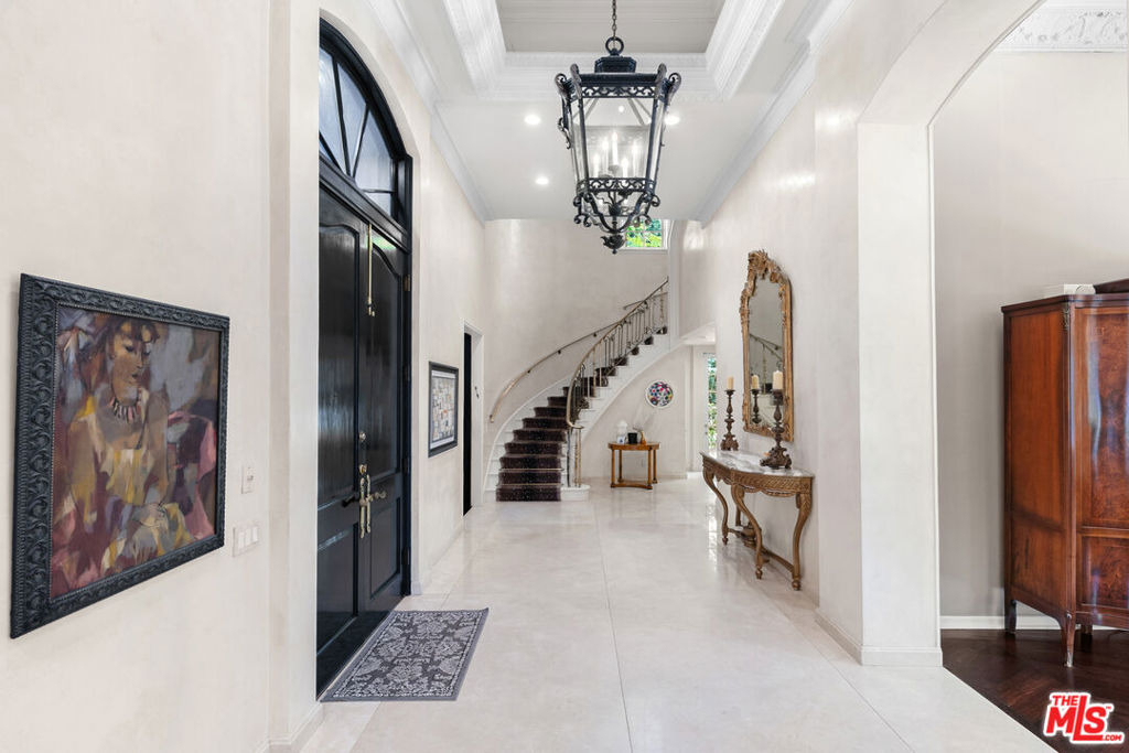 1118 San Ysidro Drive - Photo 2