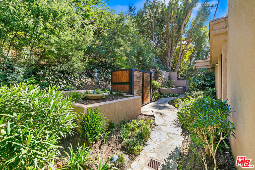 1118 San Ysidro Drive - Photo 16