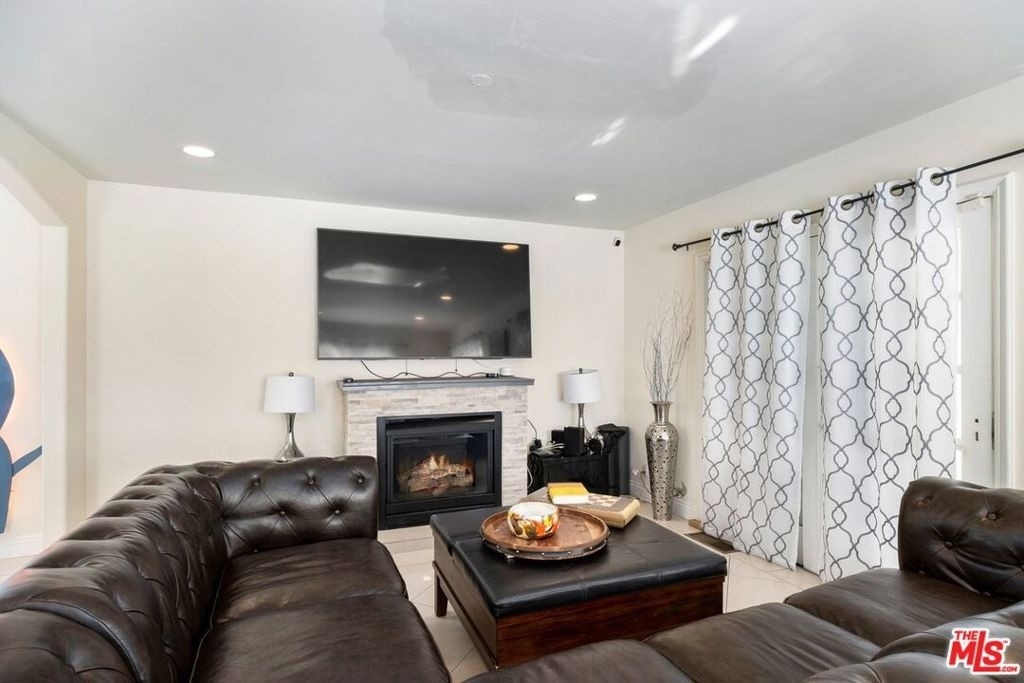 1706 Amherst Avenue - Photo 11