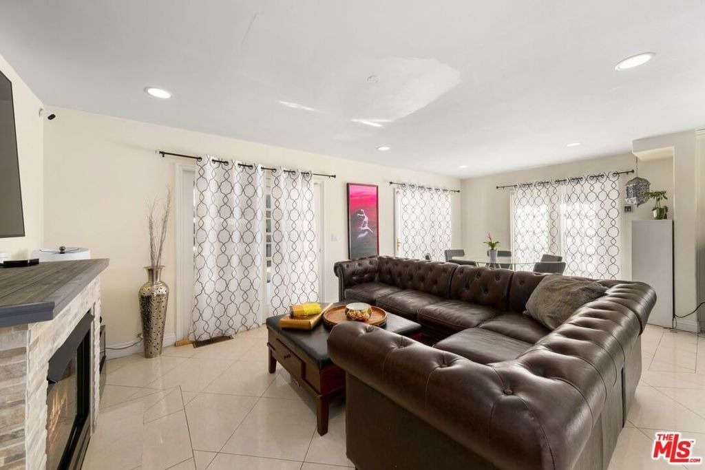 1706 Amherst Avenue - Photo 10