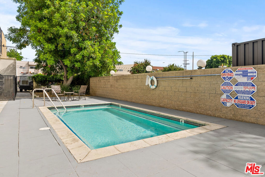 16550 Vanowen Street - Photo 9