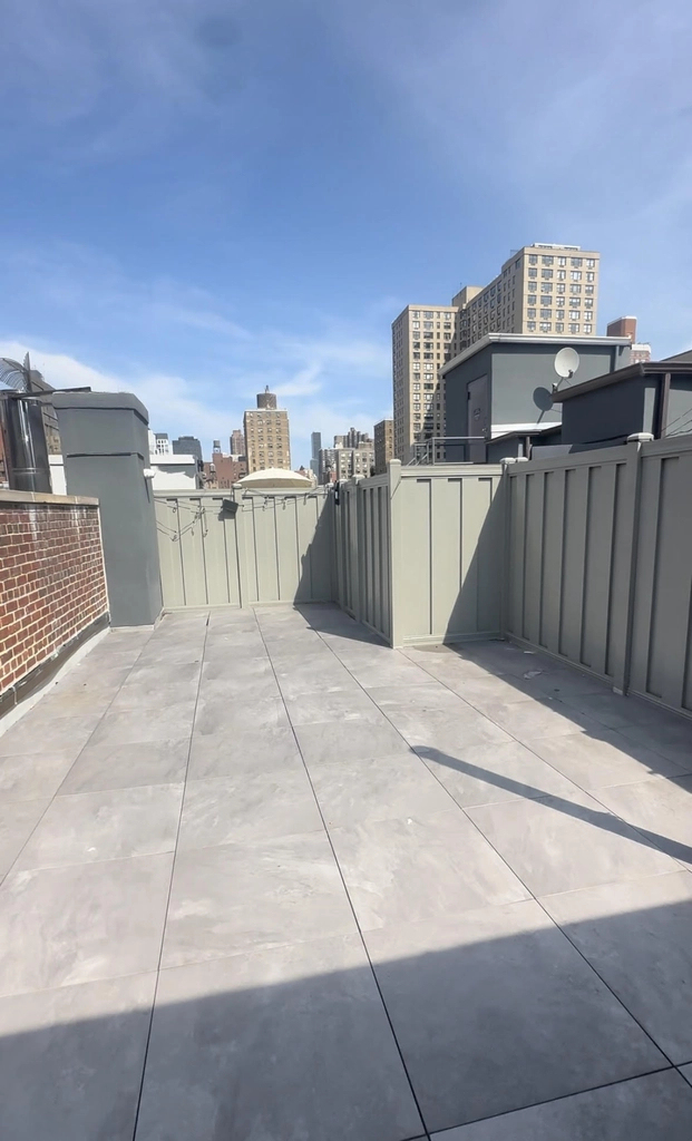 25th Street and 3rd Avenue - Photo 0