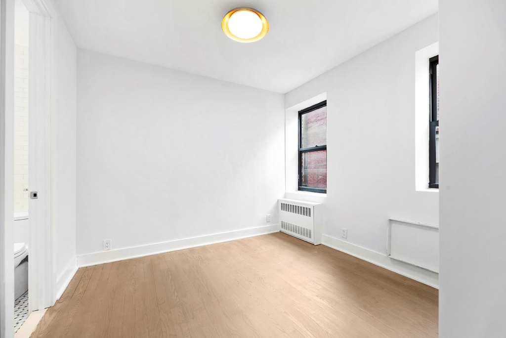 25th Street and 3rd Avenue - Photo 4