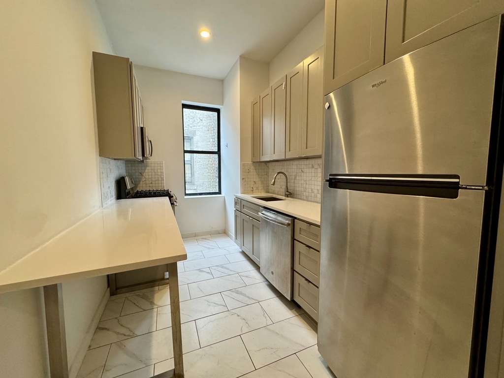 600 West 142nd Street - Photo 5