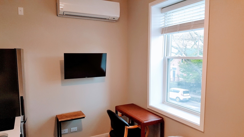 1409 W Diversey Parkway - Photo 7