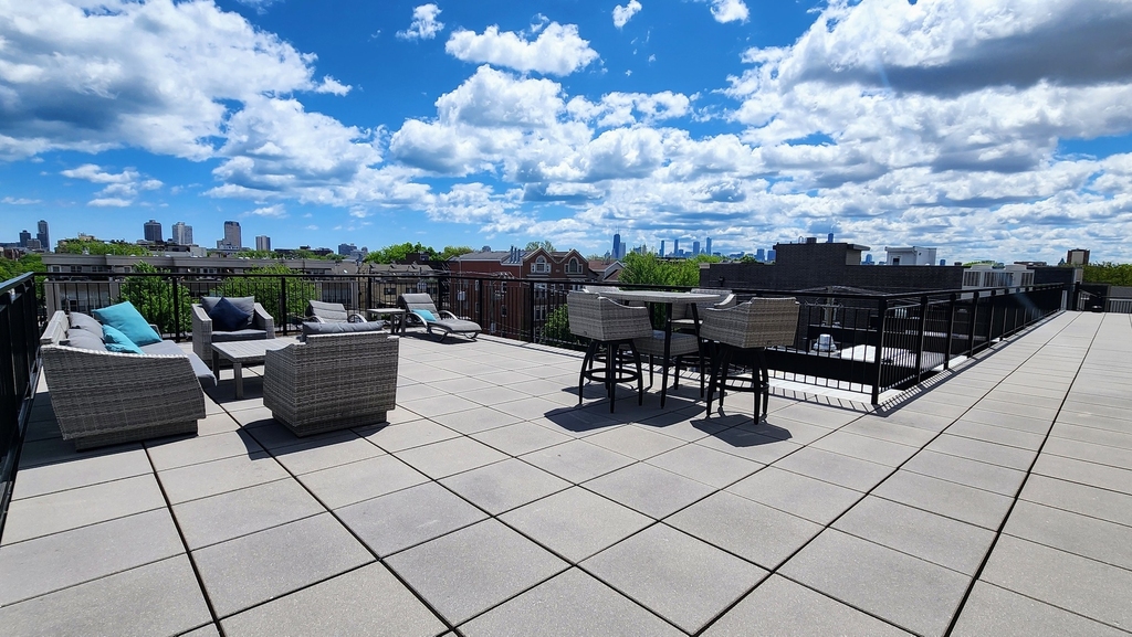 1409 W Diversey Parkway - Photo 1
