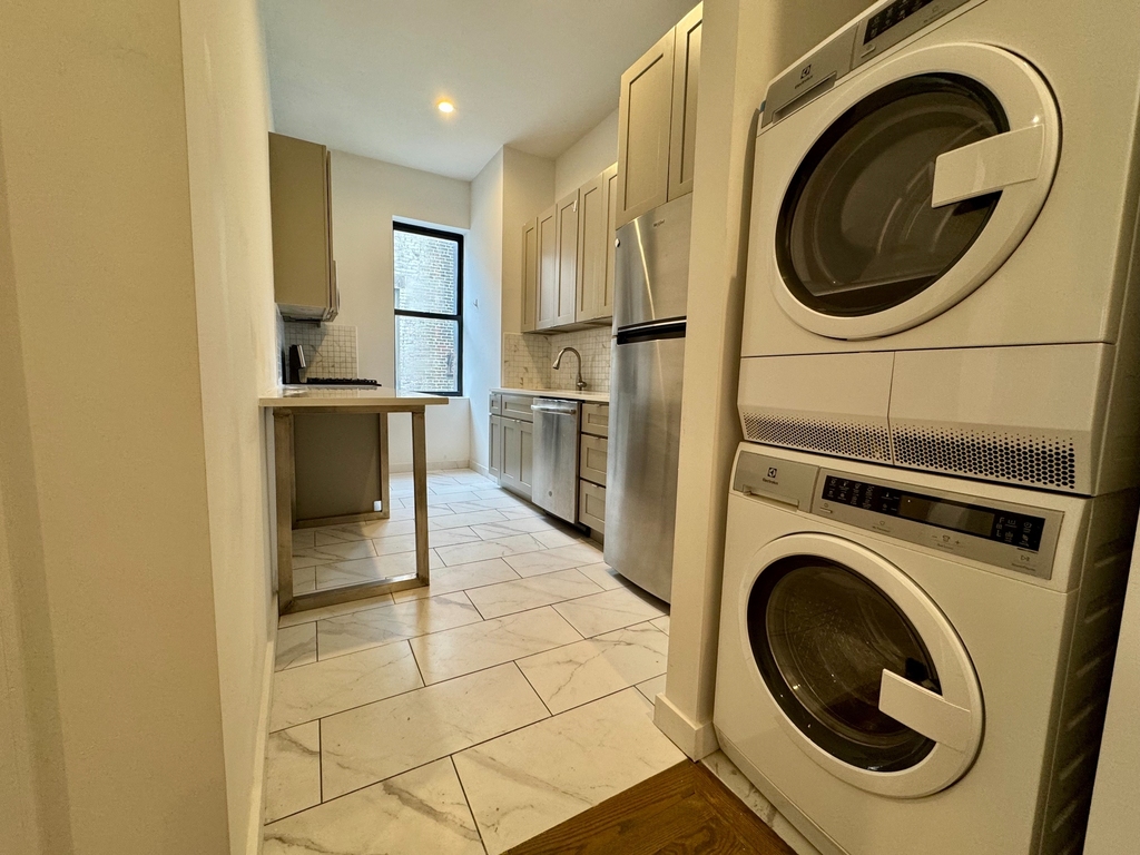 600 West 142nd Street - Photo 4
