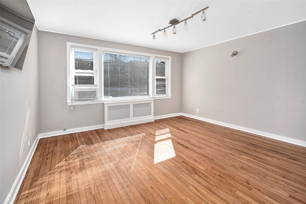 907 Palmer Avenue - Photo 1