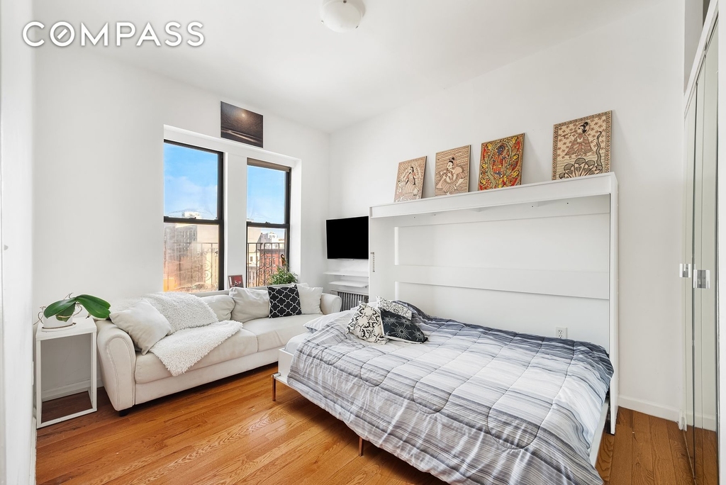 168 Huron Street - Photo 1