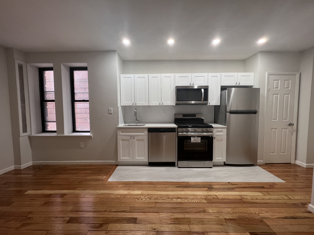94-16 34th Road - Photo 7