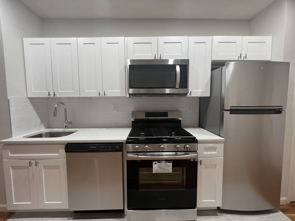 94-16 34th Road - Photo 5