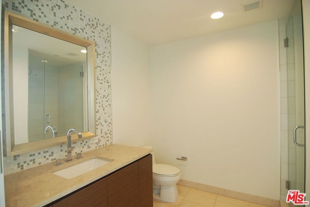 900 W Olympic Boulevard - Photo 14