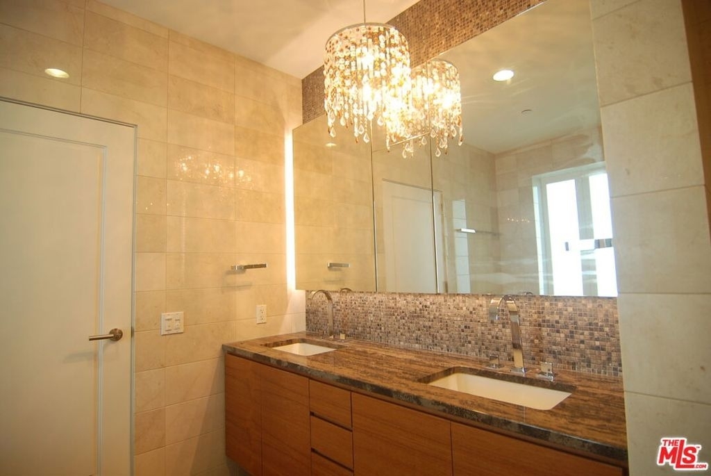 900 W Olympic Boulevard - Photo 23