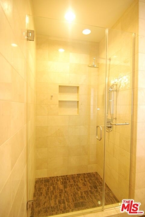 900 W Olympic Boulevard - Photo 22