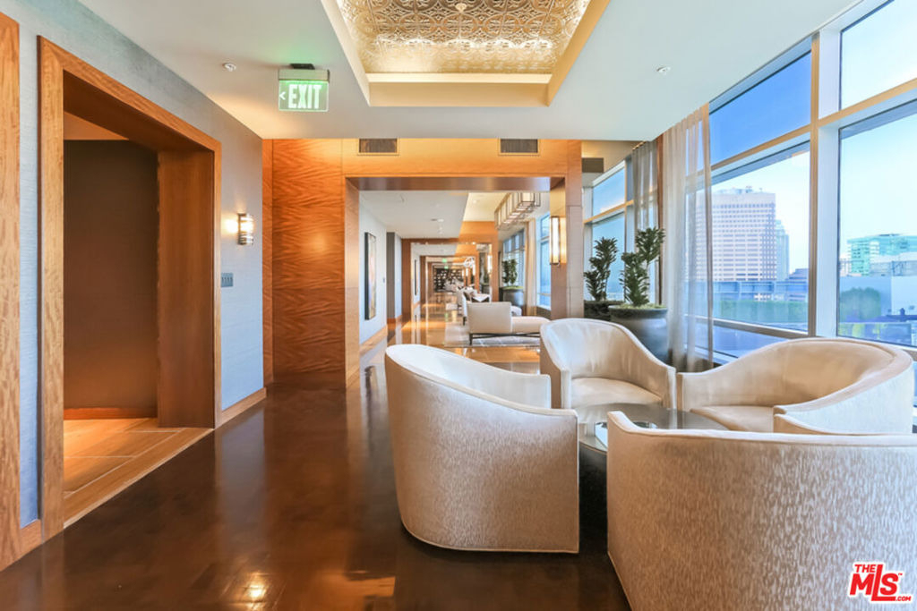 900 W Olympic Boulevard - Photo 37