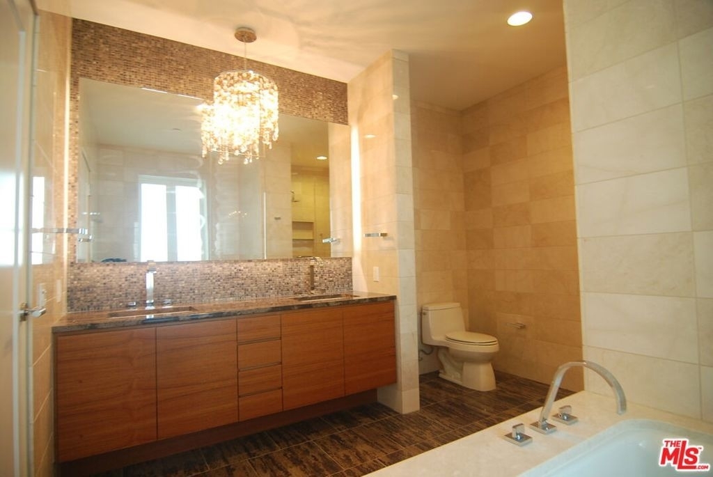 900 W Olympic Boulevard - Photo 20