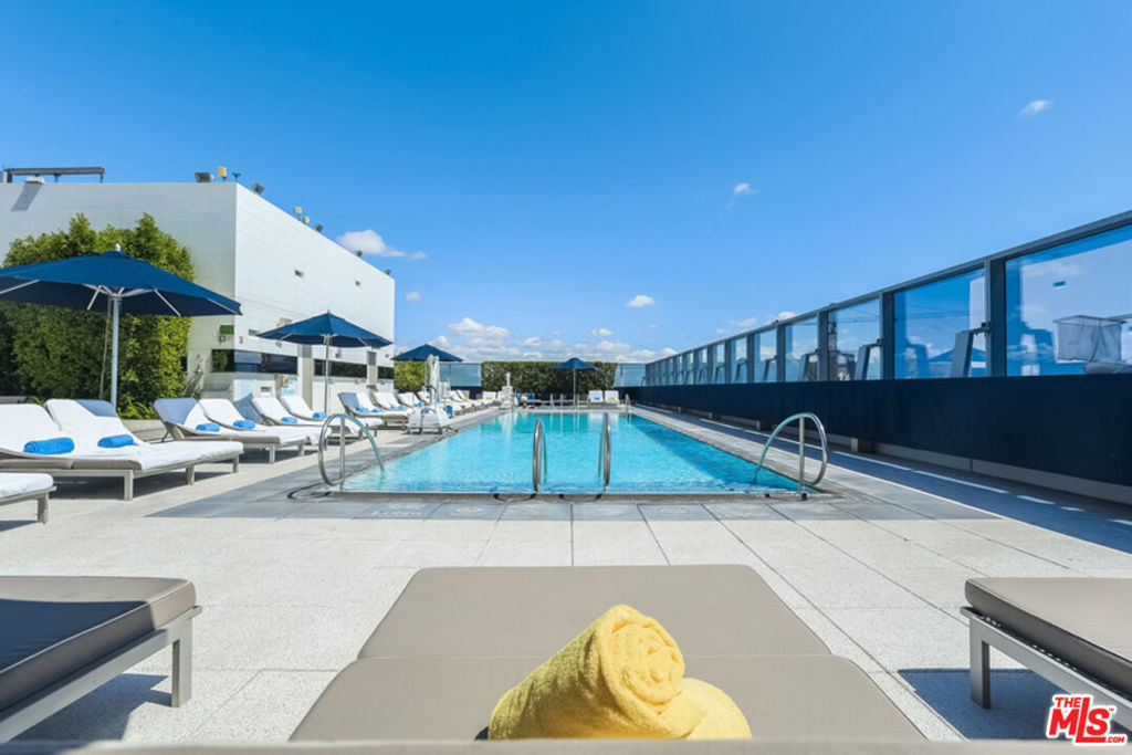 900 W Olympic Boulevard - Photo 27