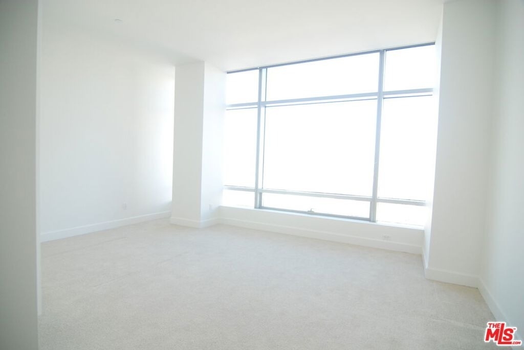 900 W Olympic Boulevard - Photo 16