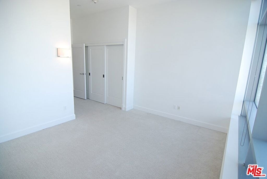 900 W Olympic Boulevard - Photo 13