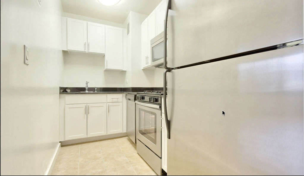 East 39th  - Photo 2