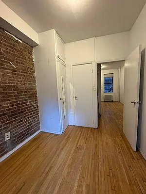 442 West 45th Street - Photo 3
