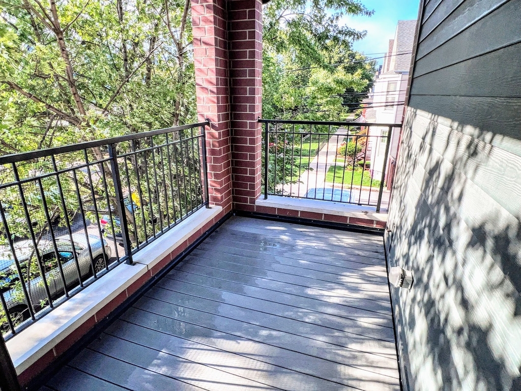 3203 N Ridgeway Avenue - Photo 12
