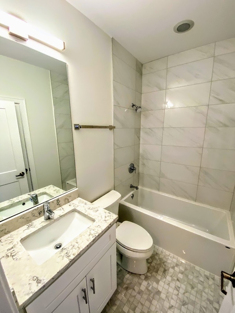 3203 N Ridgeway Avenue - Photo 10