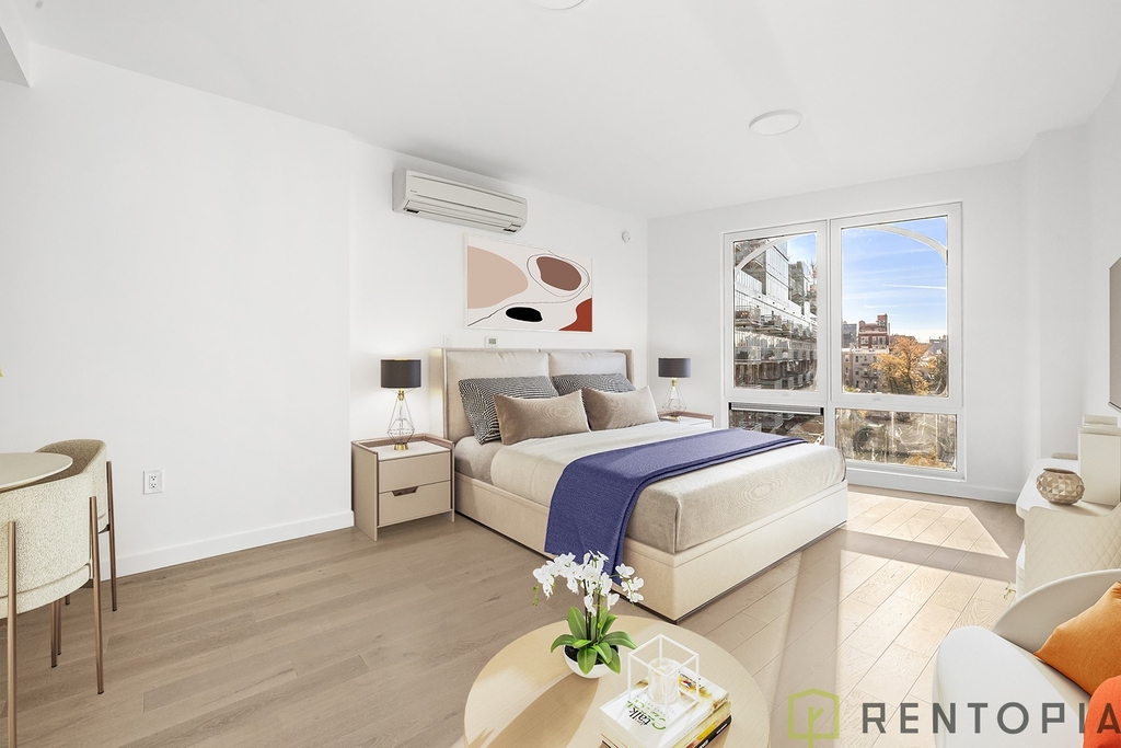 210 Greenpoint Avenue - Photo 2