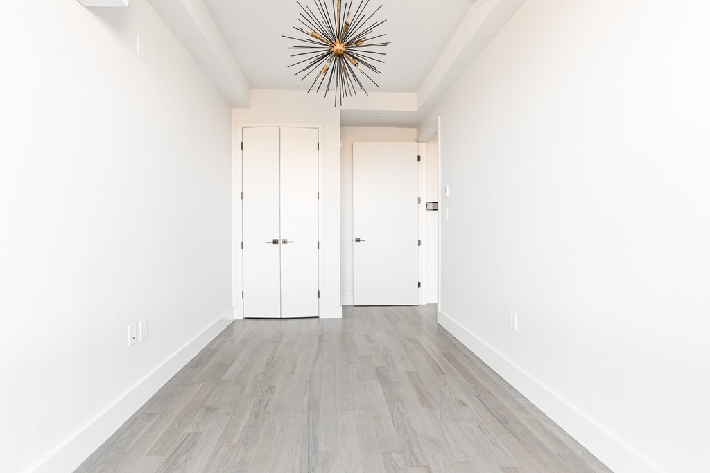 885 Rogers Avenue - Photo 5