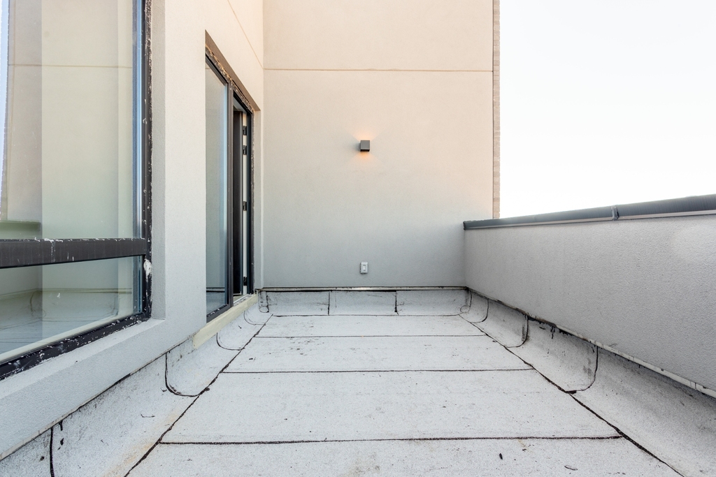 885 Rogers Avenue - Photo 1