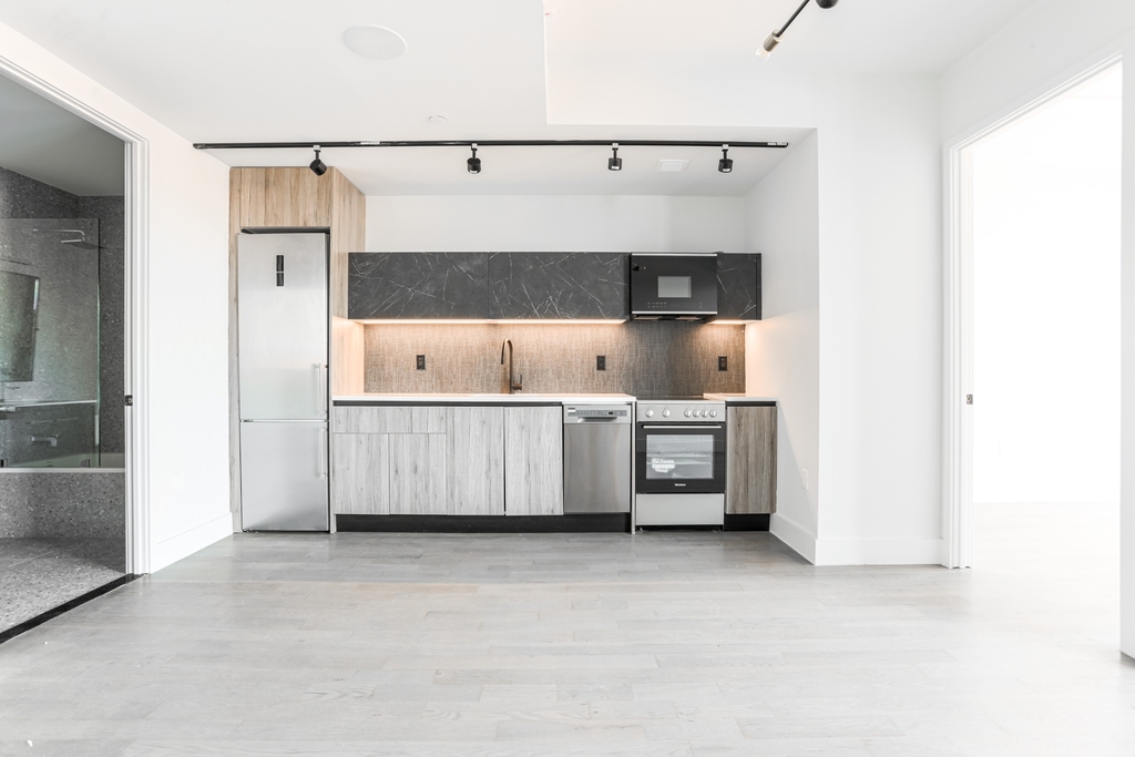 885 Rogers Avenue - Photo 4