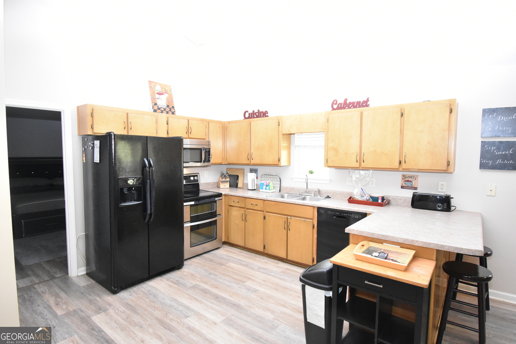 218 Lake Forest Drive - Photo 4